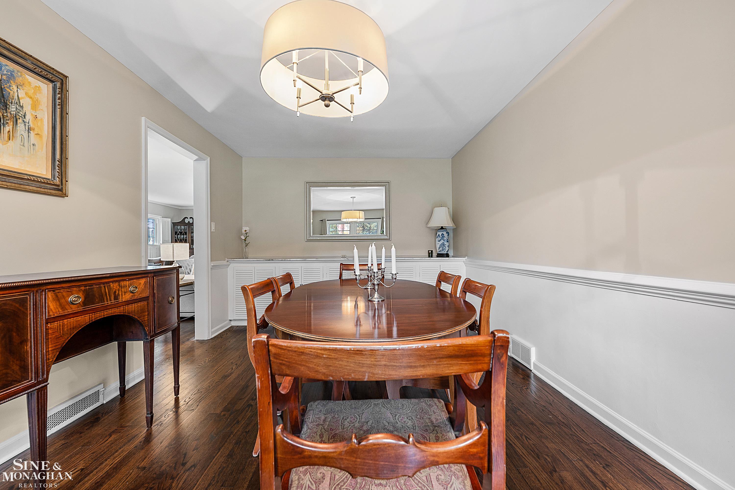 64 Hawthorne Road Grosse Pointe, MI 48236 - Photo 15 of 73 50139450-4fd5ac45-0ad6-46b9-802a-2f194fe4f4d8.JPG