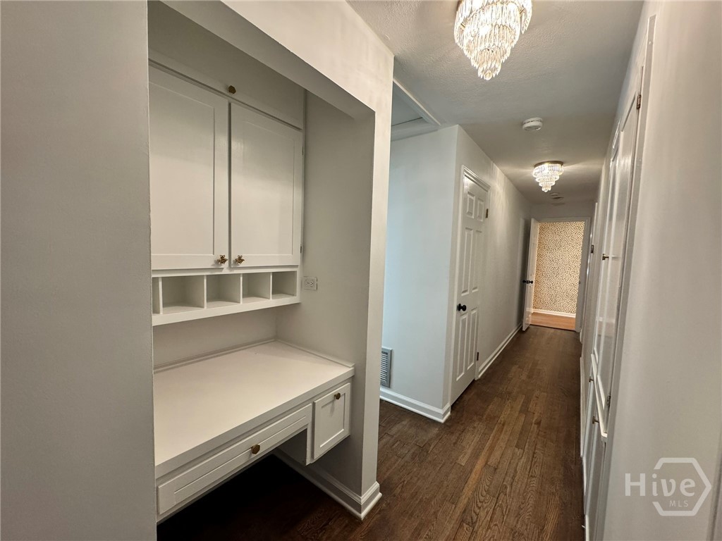 5 Reynolds Circle Savannah, GA 31405 - Photo 25 of 33 Hall Built Ins