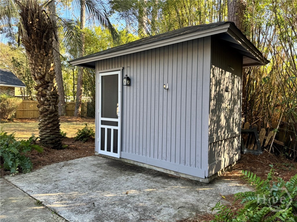 5 Reynolds Circle Savannah, GA 31405 - Photo 29 of 33 Half Bath in the pool house.
