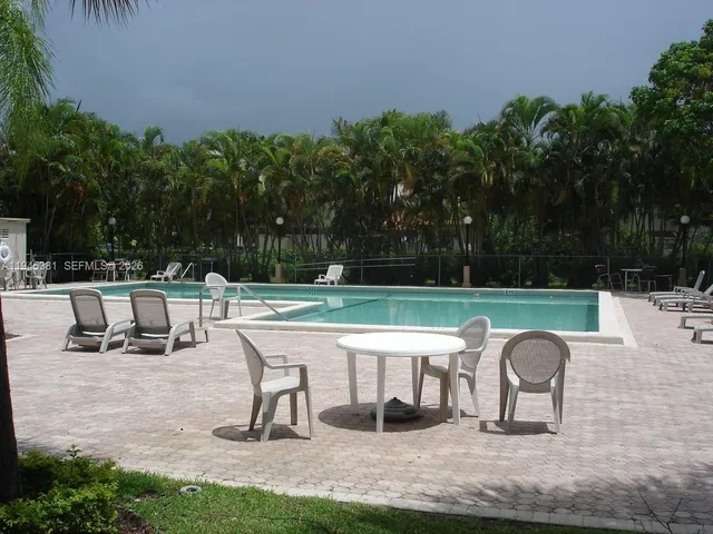 $1,900 | 10865 Southwest 112th Avenue, Unit 211, Miami, FL 33176