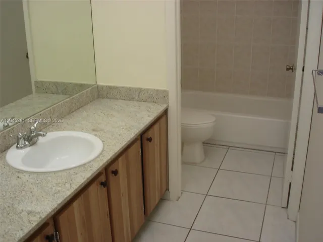 $1,900 | 10865 Southwest 112th Avenue, Unit 211, Miami, FL 33176