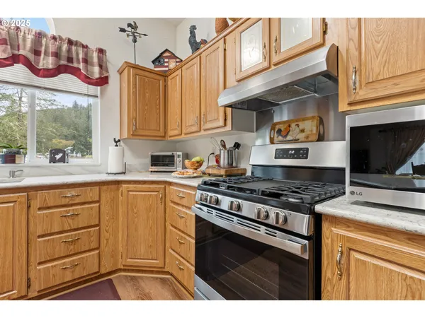 $585,000 | 5041 North Myrtle Road, Myrtle Creek, OR 97457
