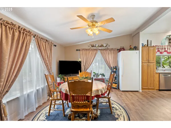 $585,000 | 5041 North Myrtle Road, Myrtle Creek, OR 97457