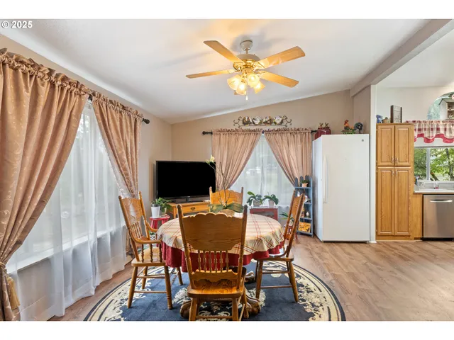 $585,000 | 5041 North Myrtle Road, Myrtle Creek, OR 97457