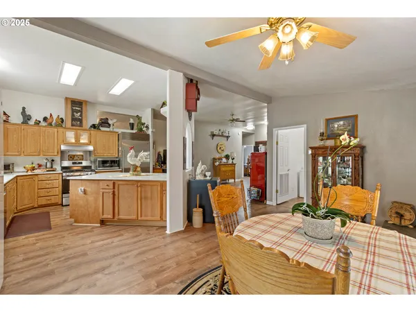 $585,000 | 5041 North Myrtle Road, Myrtle Creek, OR 97457