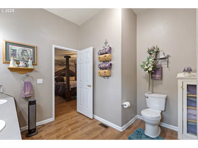 $585,000 | 5041 North Myrtle Road, Myrtle Creek, OR 97457