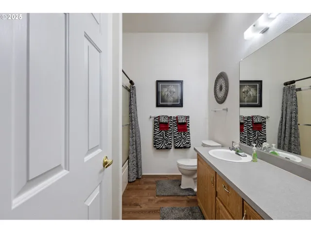 $585,000 | 5041 North Myrtle Road, Myrtle Creek, OR 97457