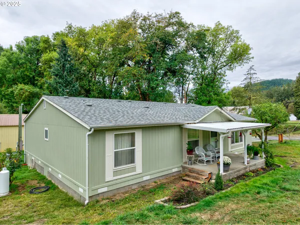 $585,000 | 5041 North Myrtle Road, Myrtle Creek, OR 97457