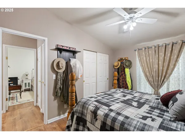 $585,000 | 5041 North Myrtle Road, Myrtle Creek, OR 97457