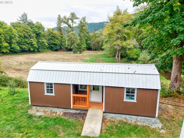 $585,000 | 5041 North Myrtle Road, Myrtle Creek, OR 97457