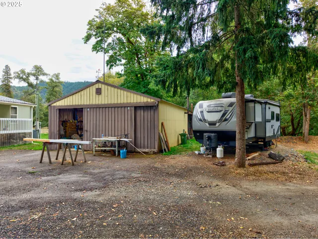 $585,000 | 5041 North Myrtle Road, Myrtle Creek, OR 97457