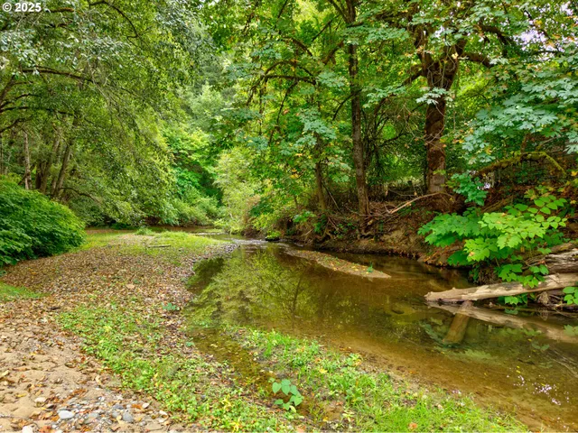 $585,000 | 5041 North Myrtle Road, Myrtle Creek, OR 97457