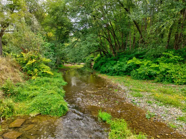 $585,000 | 5041 North Myrtle Road, Myrtle Creek, OR 97457