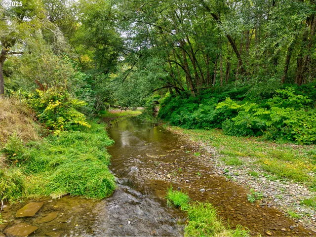 $585,000 | 5041 North Myrtle Road, Myrtle Creek, OR 97457