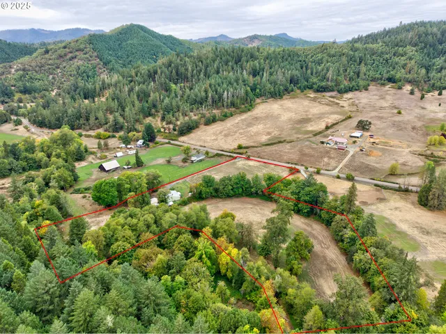 $585,000 | 5041 North Myrtle Road, Myrtle Creek, OR 97457