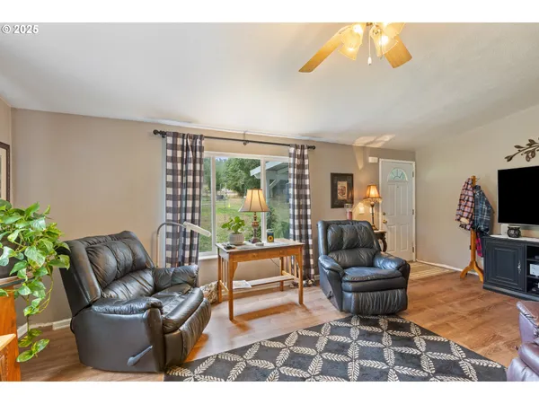 $585,000 | 5041 North Myrtle Road, Myrtle Creek, OR 97457