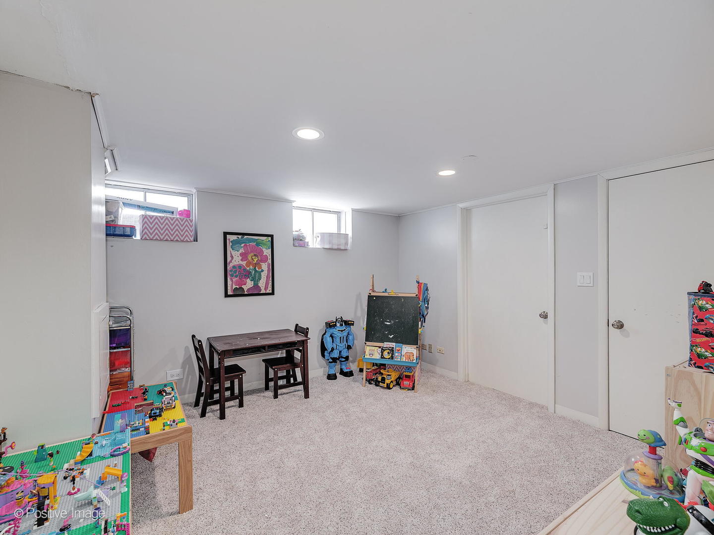 520 County Line Court Hinsdale, IL 60521 - Photo 28 of 33 a children room with furniture and toys