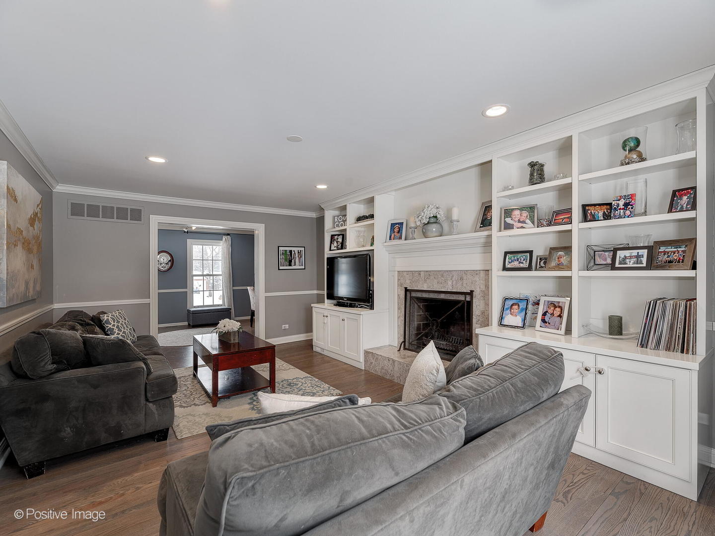 520 County Line Court Hinsdale, IL 60521 - Photo 6 of 33 a living room with furniture and a fireplace