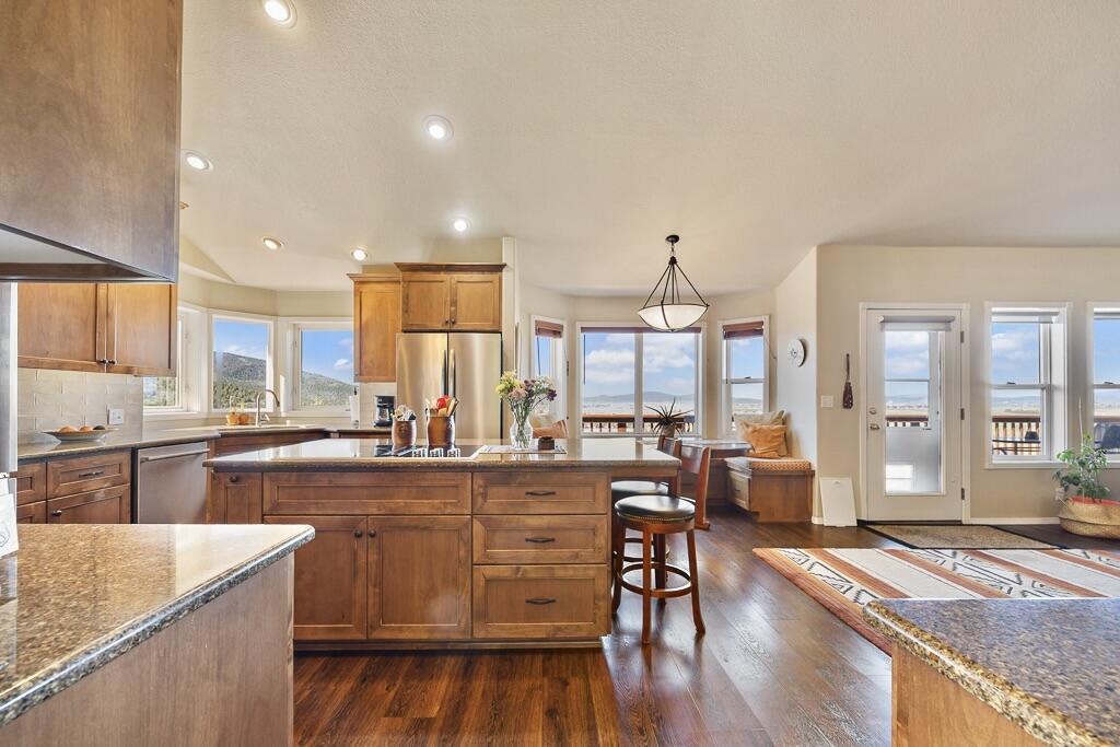 13351 Crystal Springs Road Klamath Falls, OR 97603 - Photo 21 of 51 a very nice looking kitchen with a large window