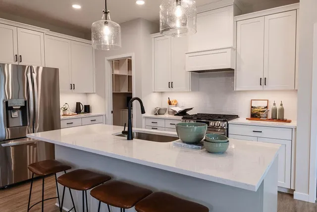 $564,735 | 11582 202nd Street West, Lakeville, MN 55044