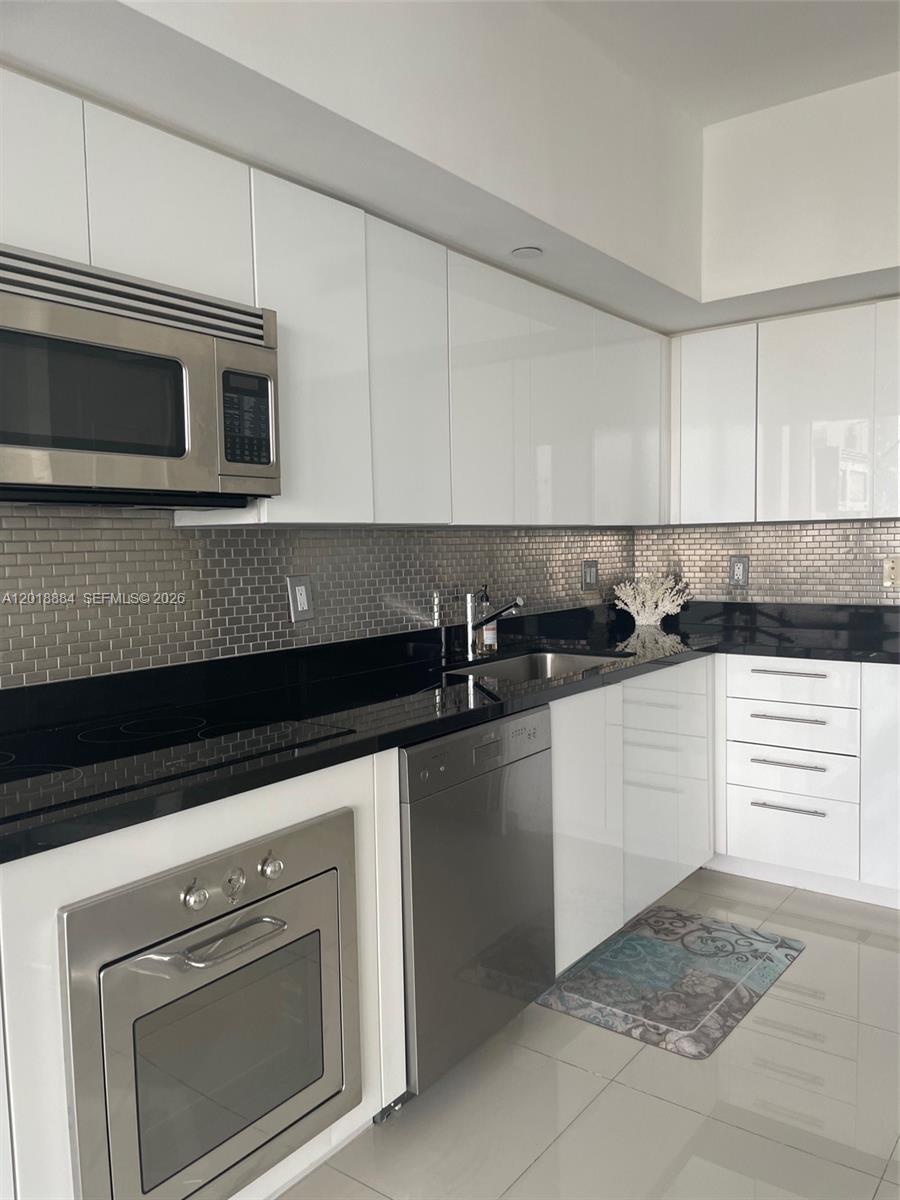 92 Southwest 3rd Street, Unit 3008 Miami, FL 33130 - Photo 2 of 7