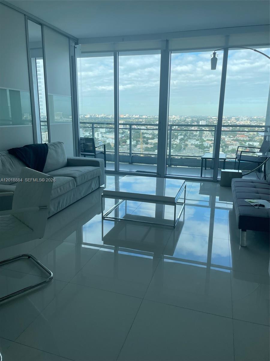 92 Southwest 3rd Street, Unit 3008 Miami, FL 33130 - Photo 4 of 7