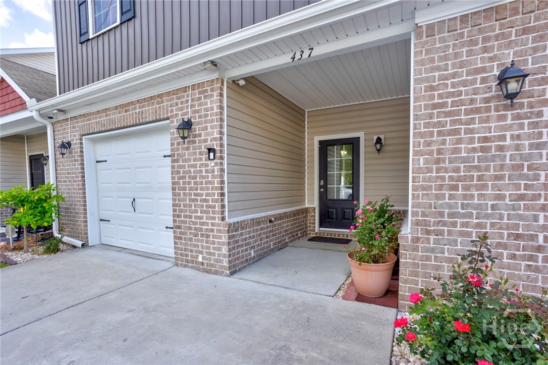 437 Gov Treutlen Circle Pooler, GA 31322 - Photo 2 of 29