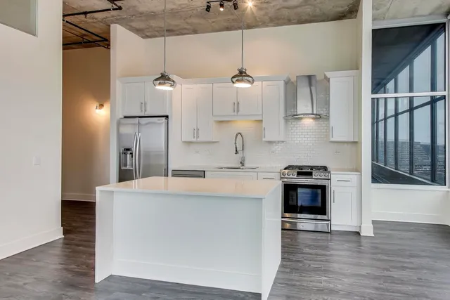 $425,000 | 50 East 16th Street, Unit 1304, Chicago, IL 60616