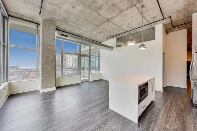 $425,000 | 50 East 16th Street, Unit 1304, Chicago, IL 60616