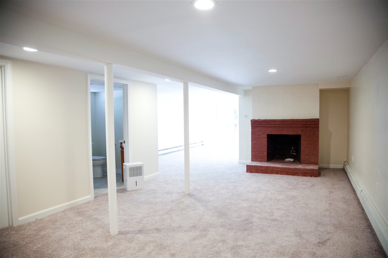 10 Gregg Road Nashua, NH 03062 - Photo 13 of 15 Gallery Image 13