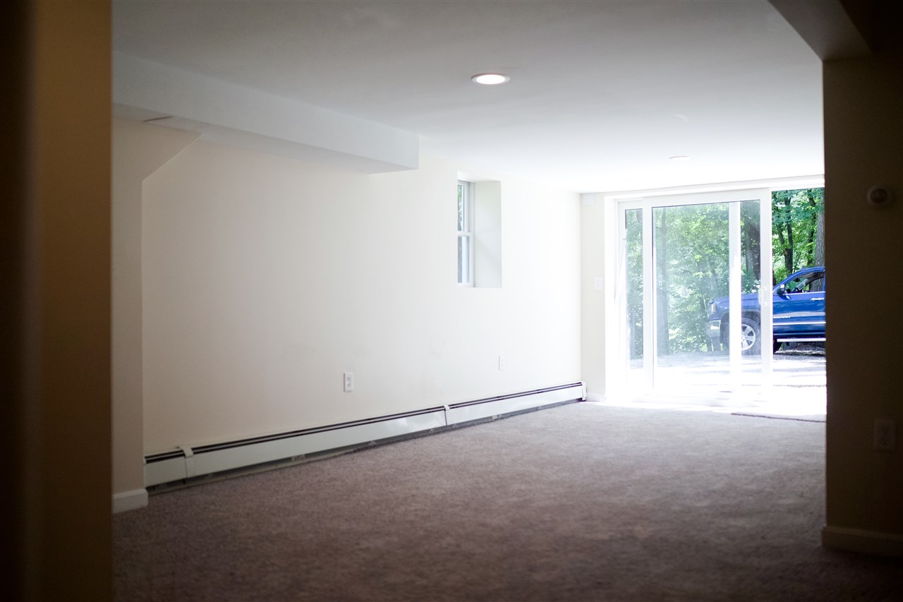 10 Gregg Road Nashua, NH 03062 - Photo 7 of 15 Gallery Image 7