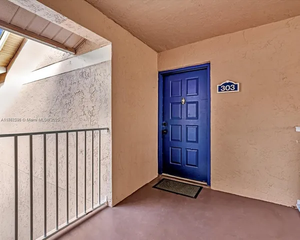 $309,000 | 15770 Southwest 106th Terrace, Unit 303, Miami, FL 33196