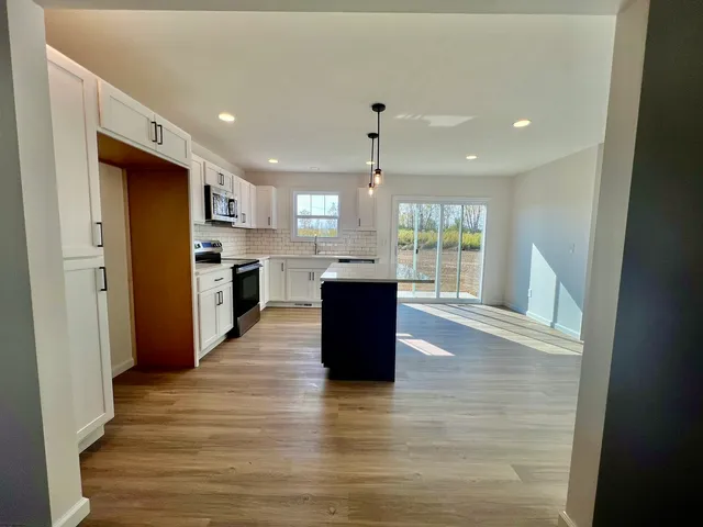 $309,900 | 14 Eric Court, Bloomington, IL 61705