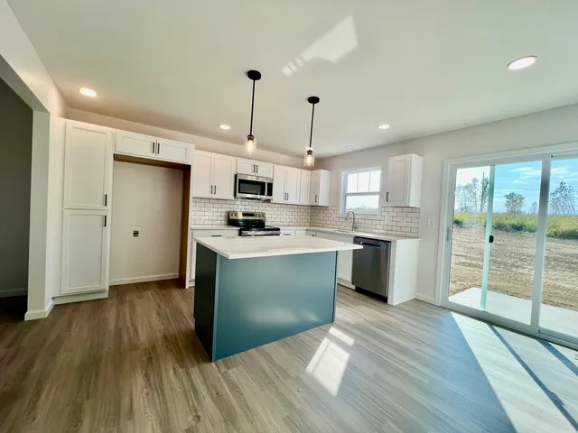 $309,900 | 14 Eric Court, Bloomington, IL 61705