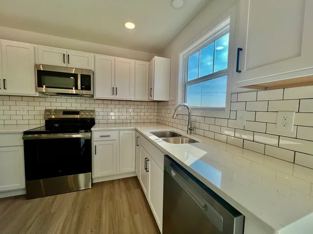 $309,900 | 14 Eric Court, Bloomington, IL 61705