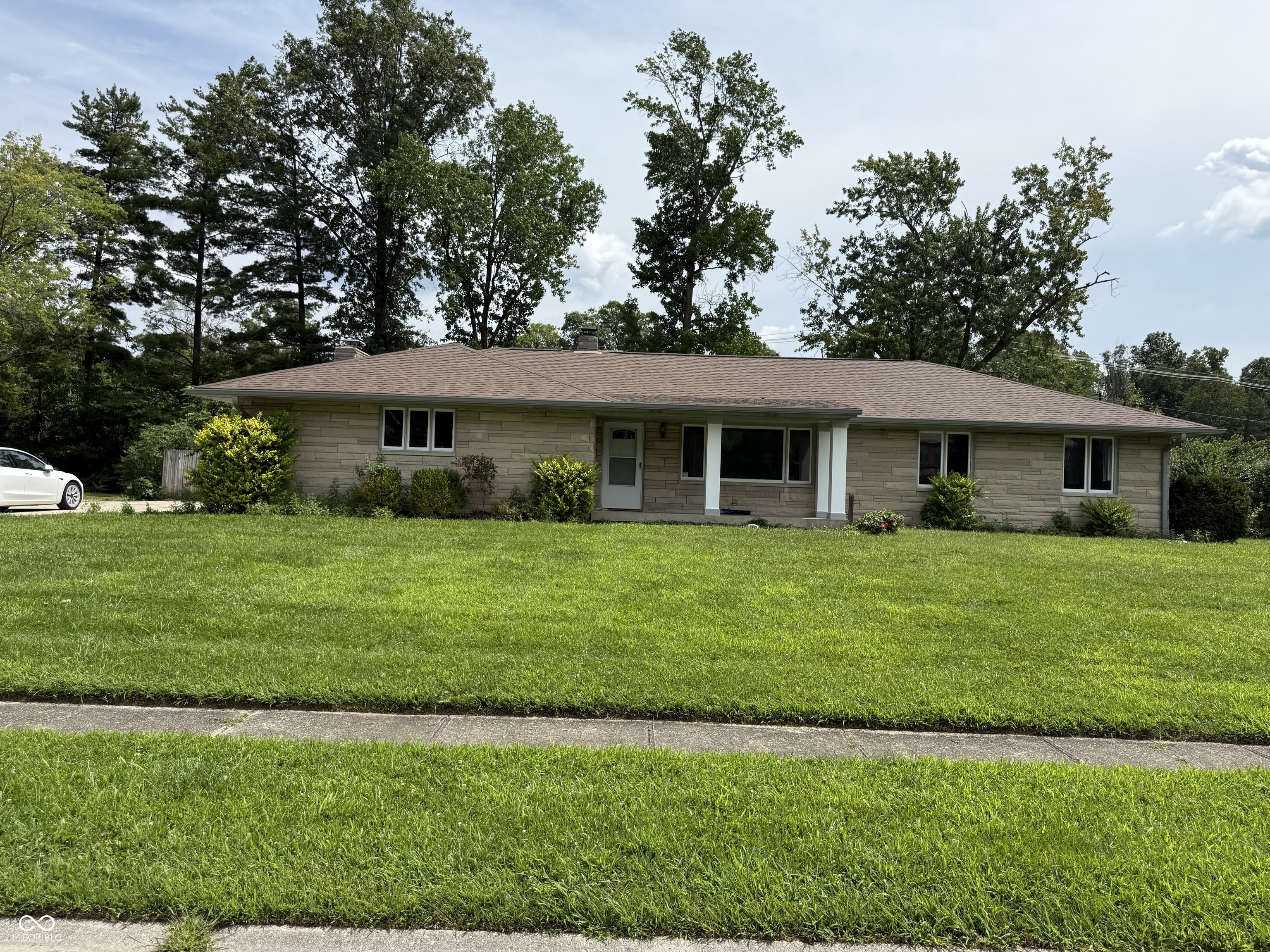 223 Carlin Drive Carmel, IN 46032 - Photo 1 of 28