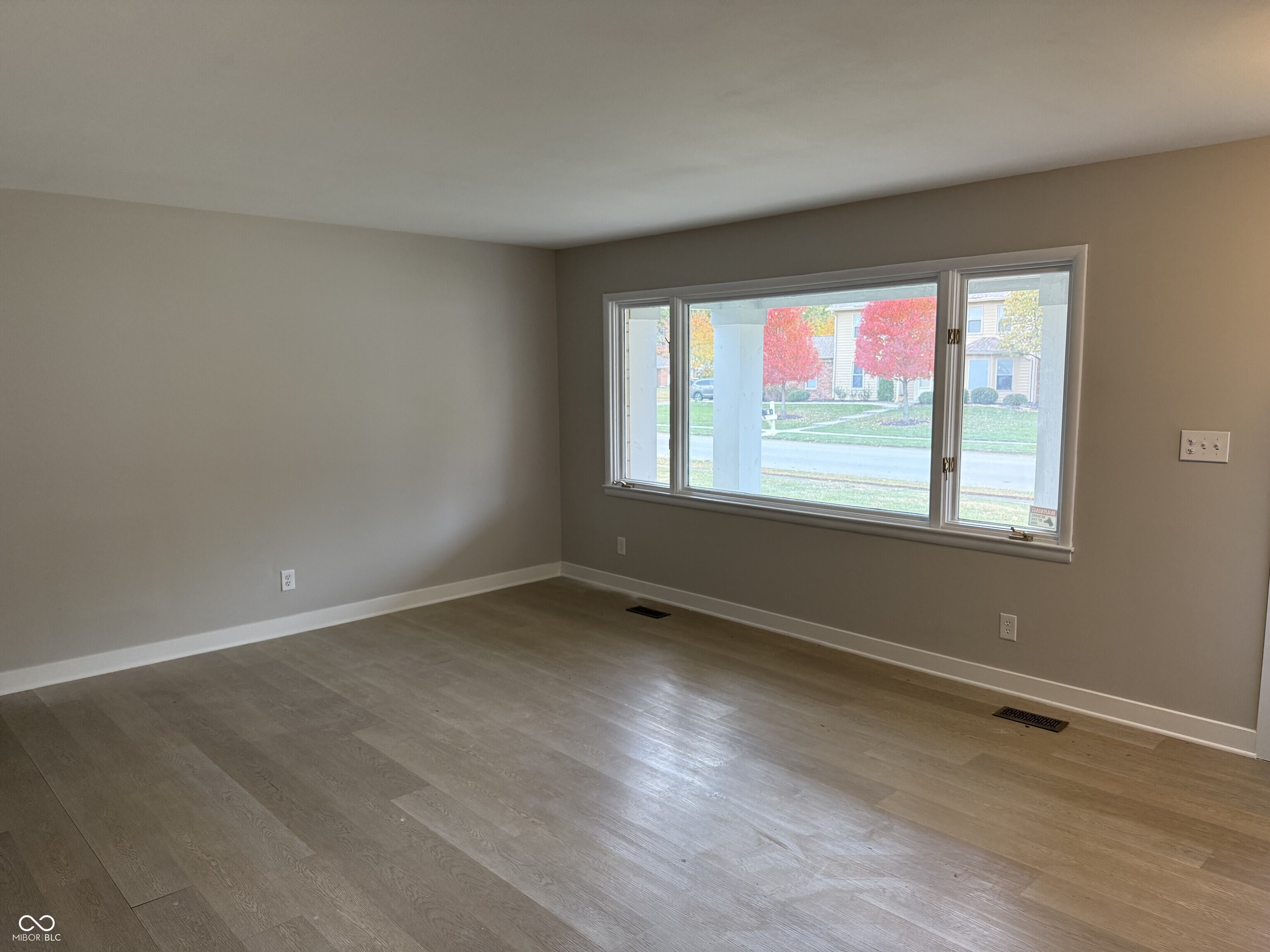 223 Carlin Drive Carmel, IN 46032 - Photo 4 of 28