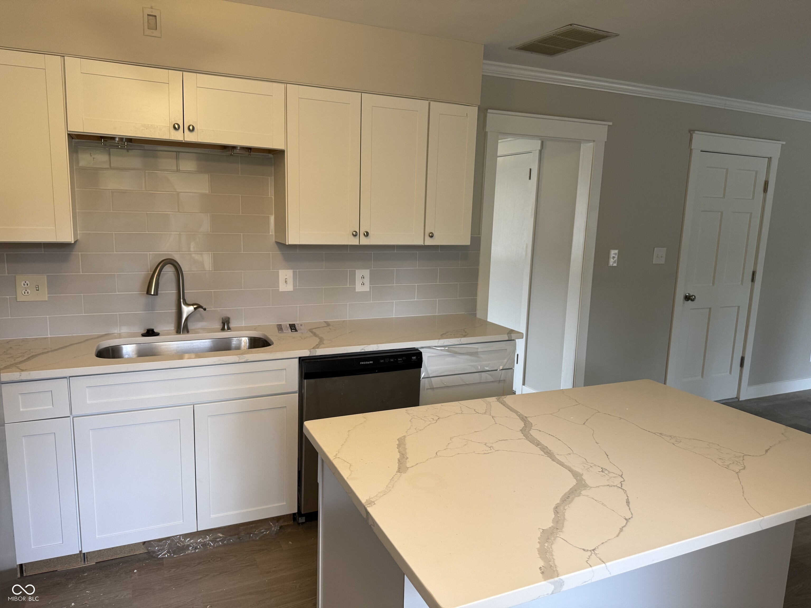 223 Carlin Drive Carmel, IN 46032 - Photo 6 of 28