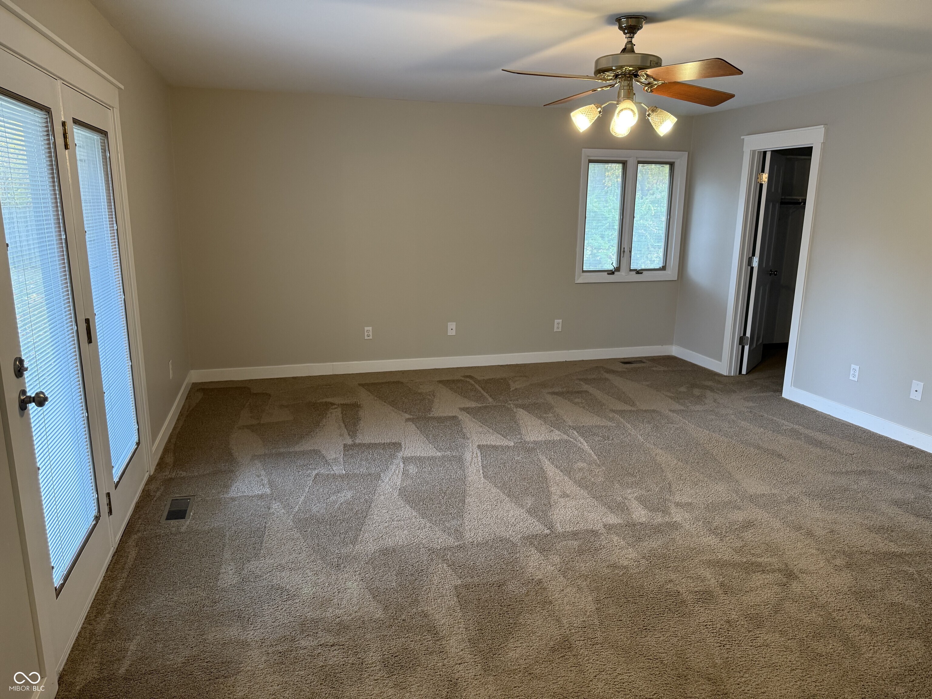 223 Carlin Drive Carmel, IN 46032 - Photo 7 of 28