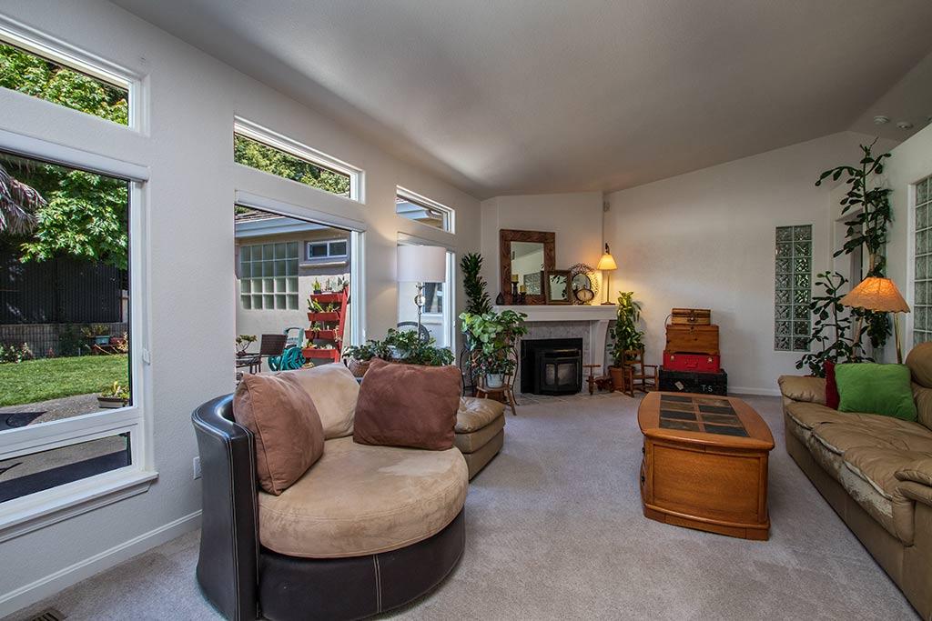 144 Grayland Heights Road Rio Dell, CA 95562 - Photo 9 of 82
