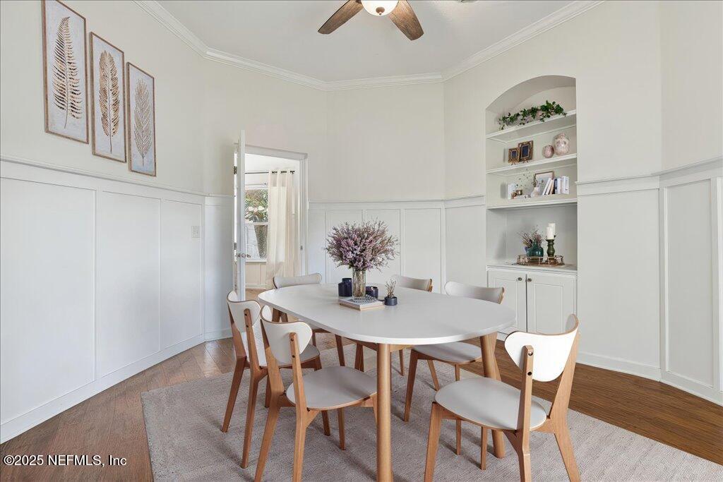 800 Marjories Way St. Augustine, FL 32092 - Photo 24 of 38 a dining room with furniture and window