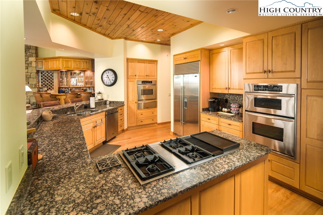 223 Ridge Drive Linville, NC 28646 - Photo 11 of 36 Gallery Image 11