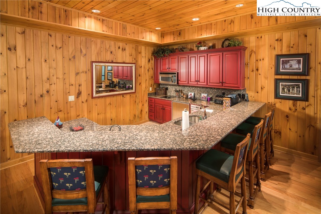 223 Ridge Drive Linville, NC 28646 - Photo 21 of 36 Gallery Image 21