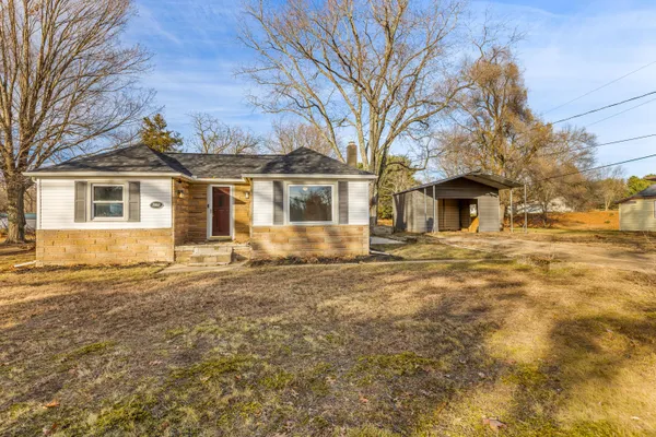 $160,000 | 3960 West Hallett Road, Hillsdale, MI 49242