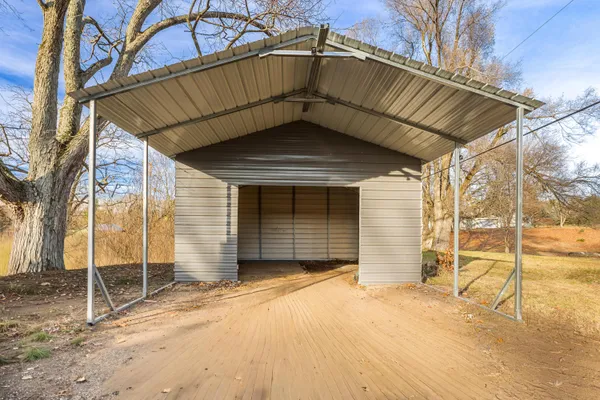 $160,000 | 3960 West Hallett Road, Hillsdale, MI 49242