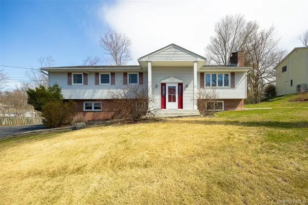 $555,000 | 137 Simone Drive, Poughkeepsie, NY 12603
