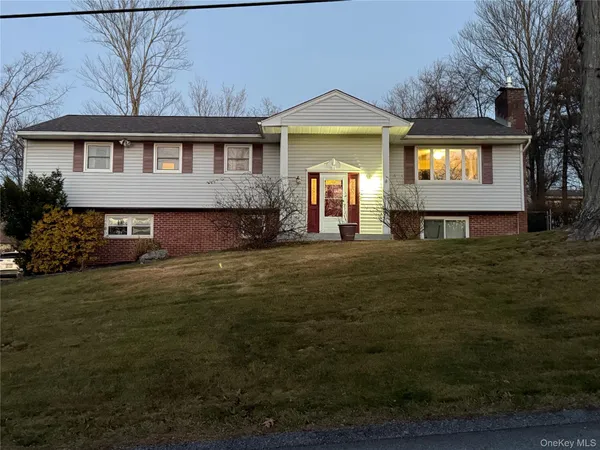 $555,000 | 137 Simone Drive, Poughkeepsie, NY 12603