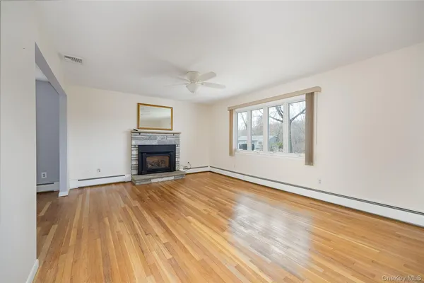 $555,000 | 137 Simone Drive, Poughkeepsie, NY 12603