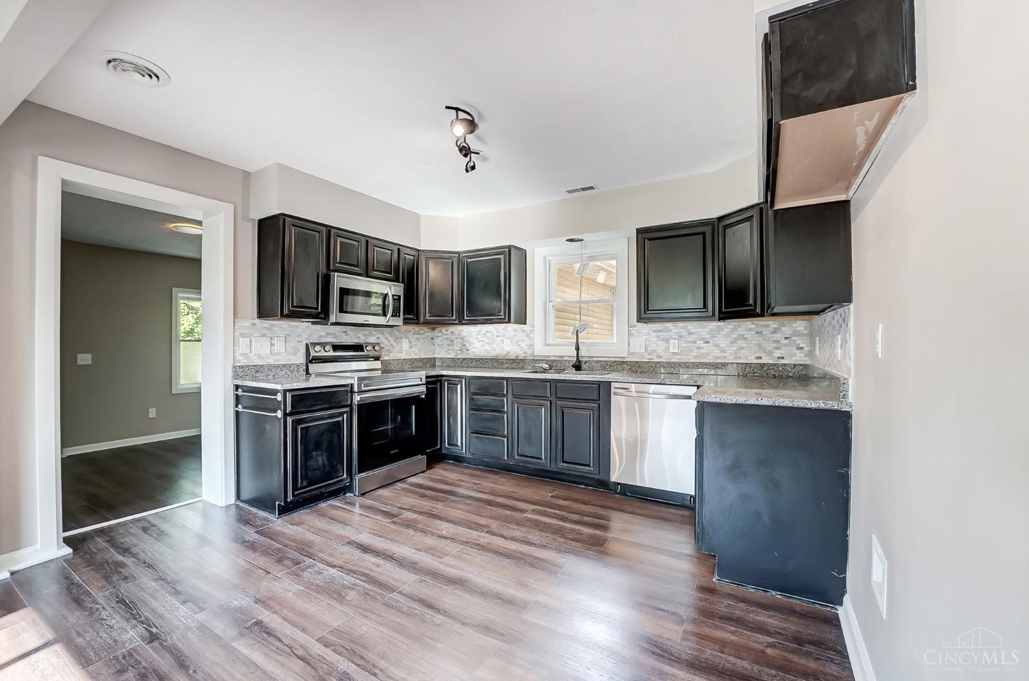 3745 Shaker Road Franklin, OH 45005 - Photo 8 of 43 Gallery Image 8