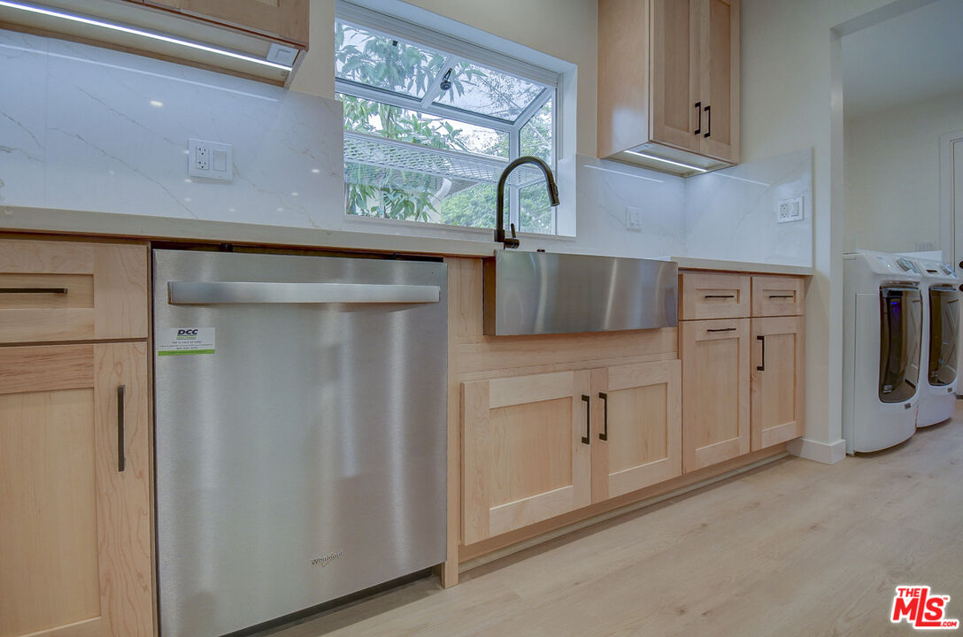 8310 Pershing Drive Playa del Rey, CA 90293 - Photo 11 of 20